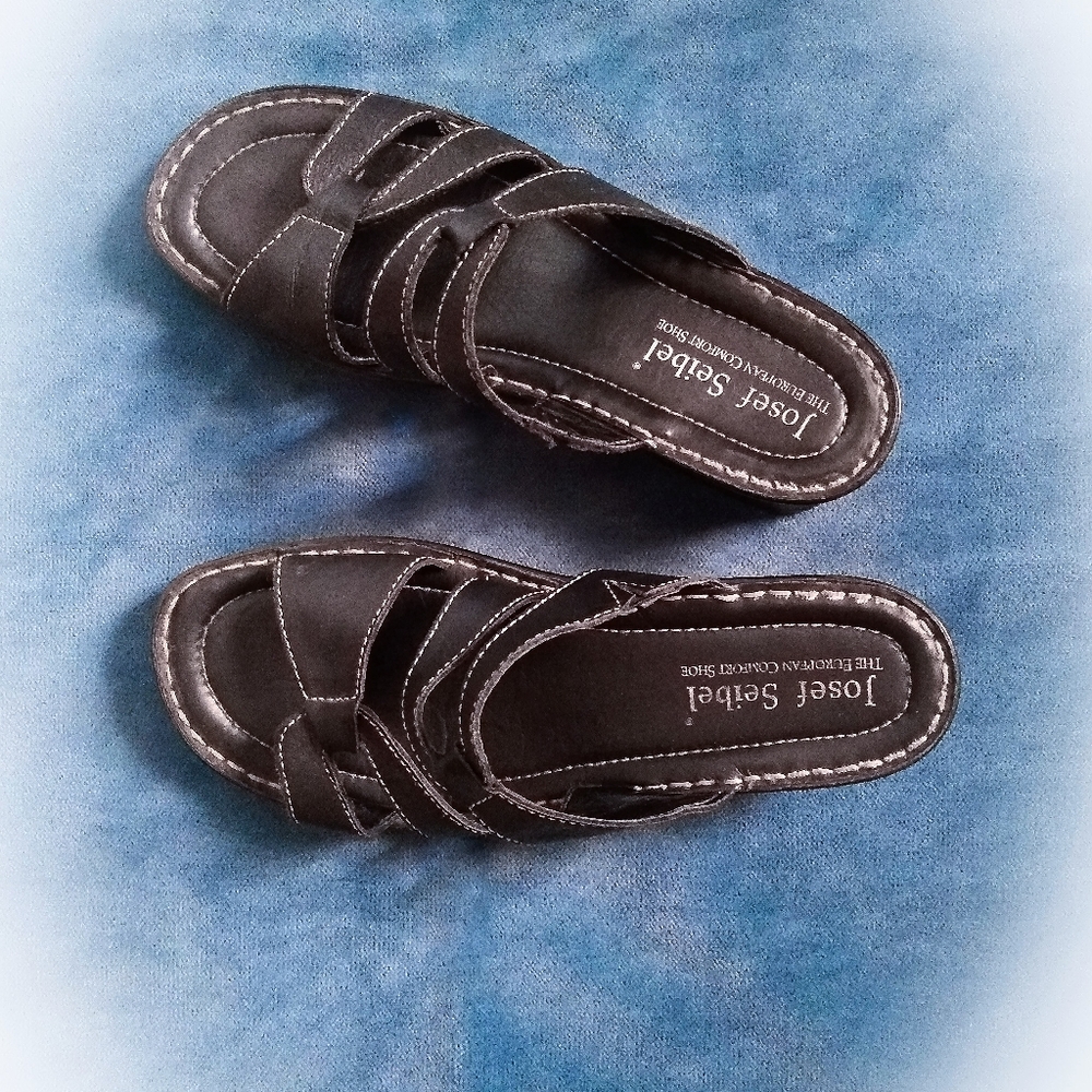 Josef Seibel black sandals